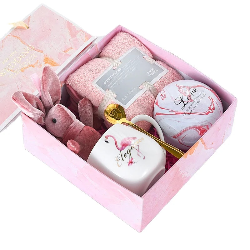 Ladies Beautiful Unique Best Sell New Gift Set 2024 Innovation Lovely Ceramic Cup Towel Gift Set wedding gifts for guests